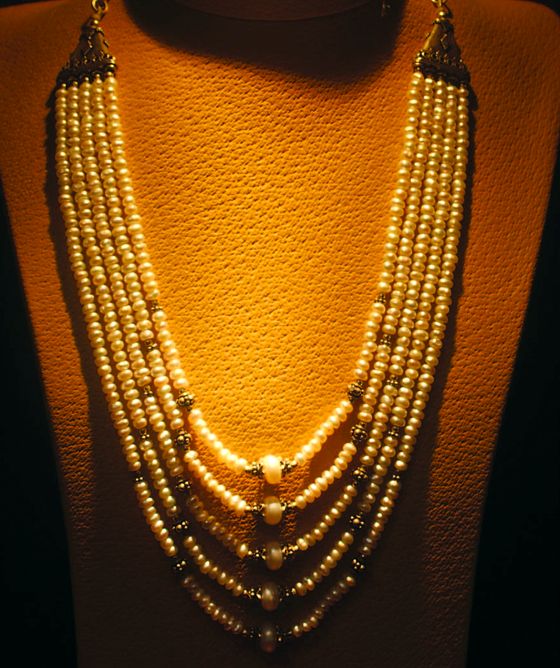 Multi-strand pearl necklace